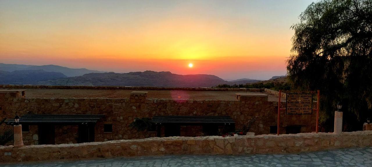 Hayat Zaman Hotel And Resort Petra Вади Муса Экстерьер фото